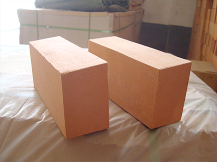 Clay insulating brick case